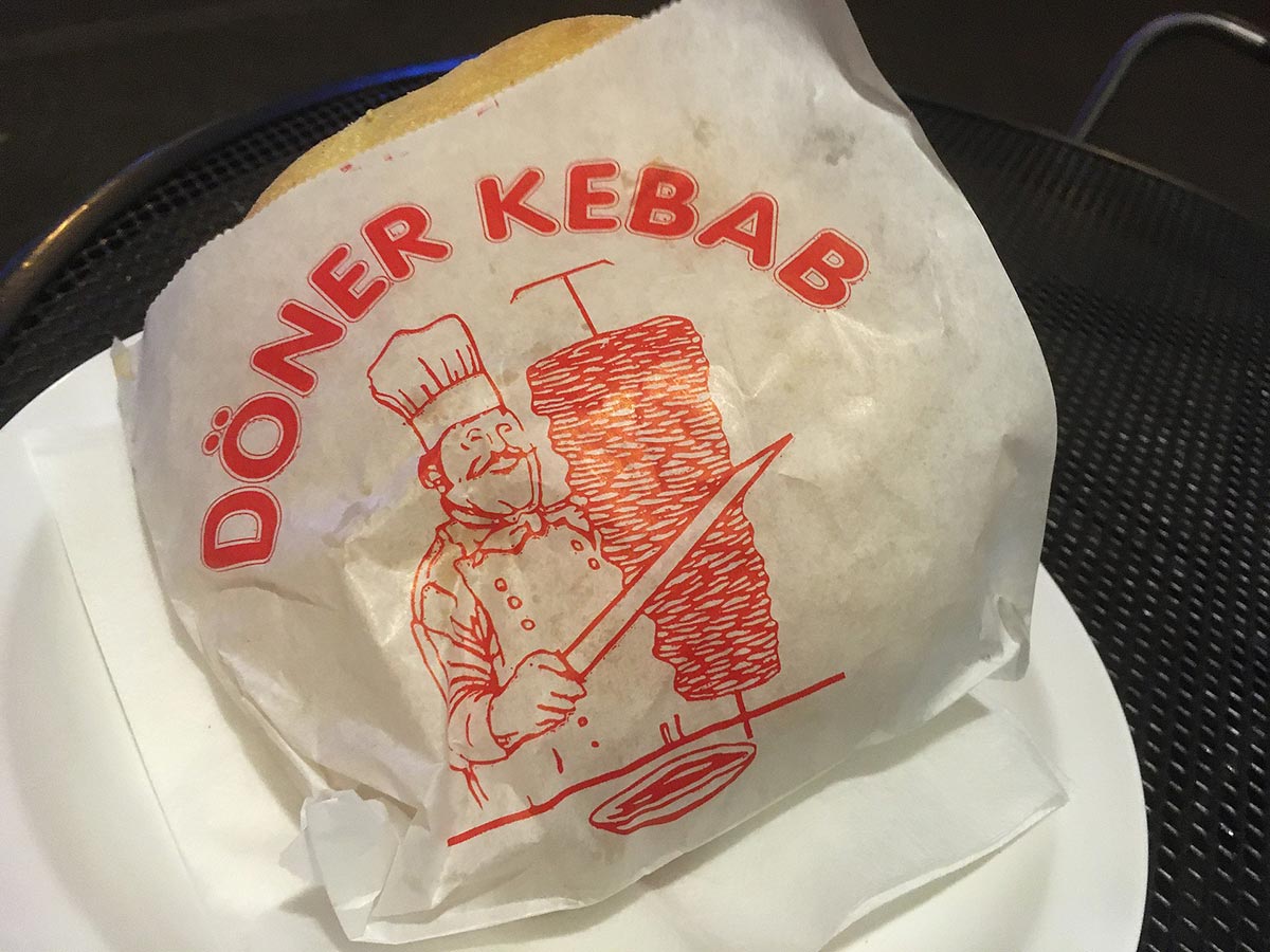 Кебабы Döner в Германии: где самые дешевые и самые дорогие. Фото: ChickSR, CC BY-SA 4.0 / Wikimedia Commons