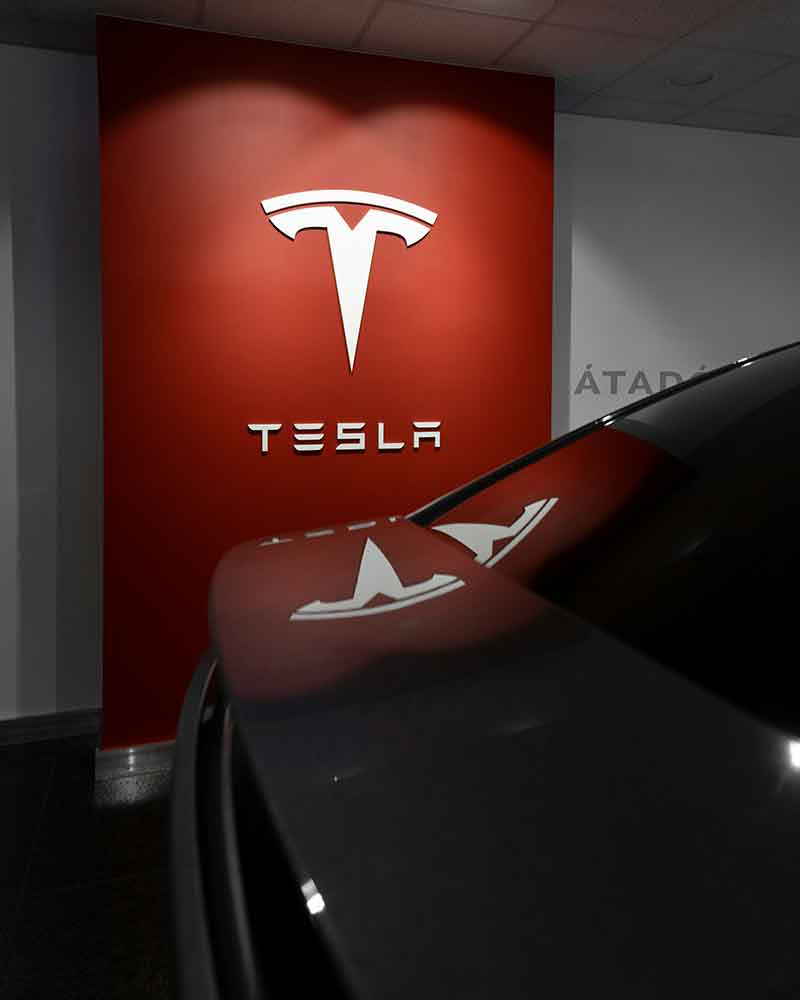 Восстановлено электроснабжение завода Tesla в Германии. Фото: unsplash.com