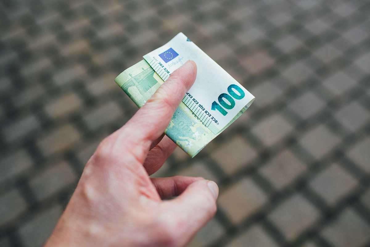 Задержка зарплаты в Германии: что делать в этом случае