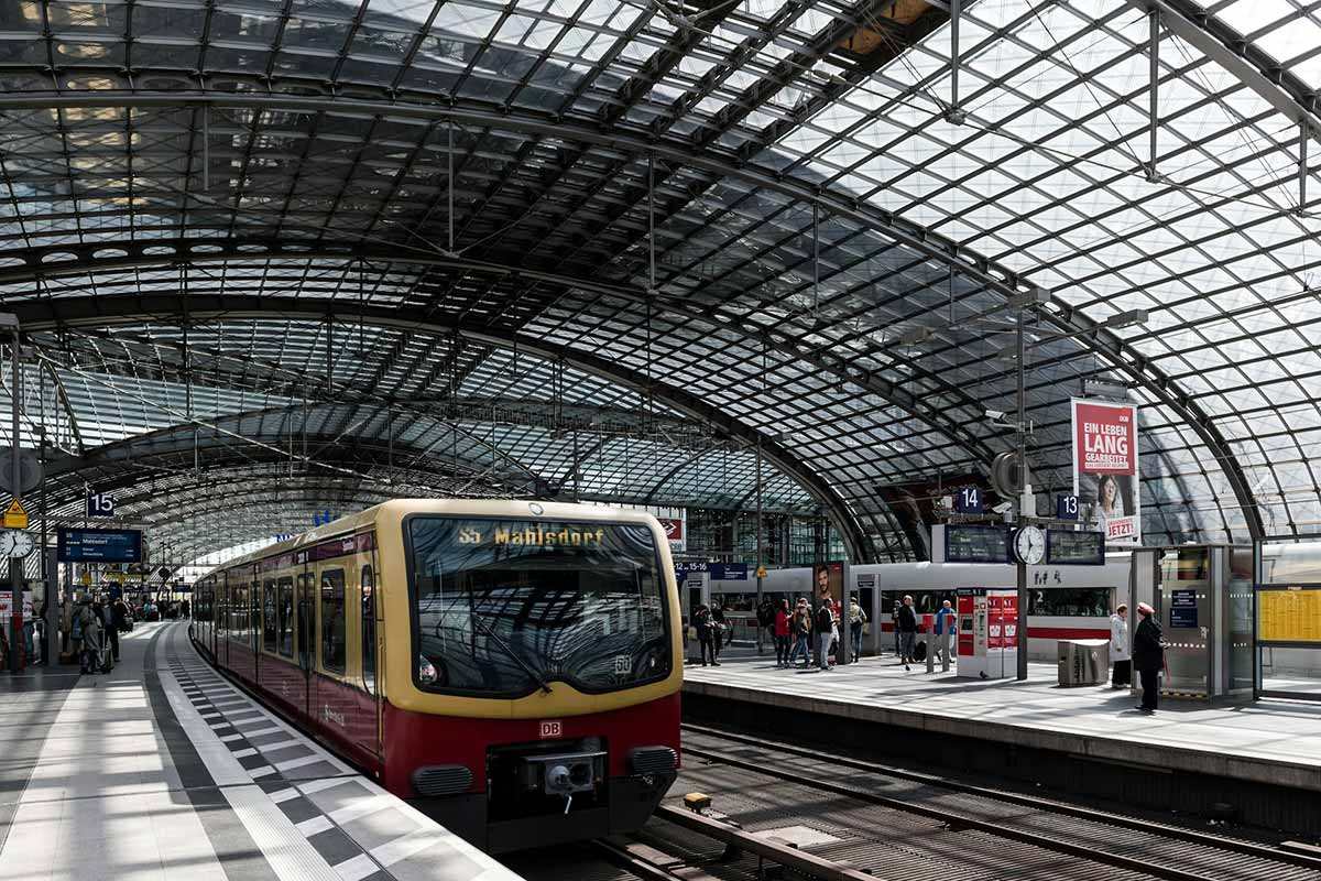 S-Bahn в Берлине закрываются на строительство. Фото: unsplash.com