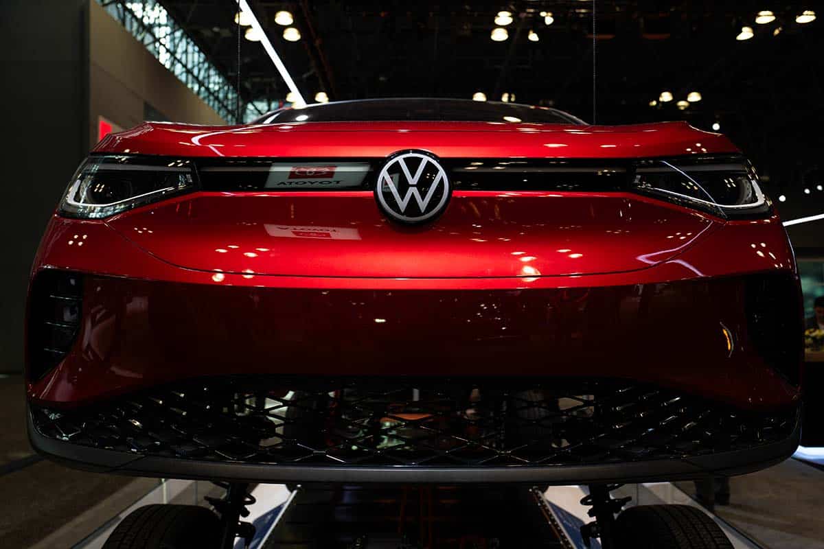 Volkswagen закроет заводы и сократит тысячи рабочих мест. Фото: ausnews.de