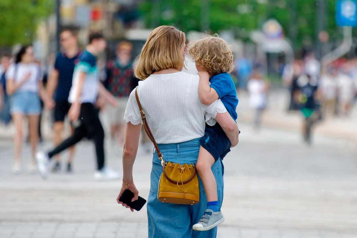 Эта ситуация также делает женщин очень уязвимыми. Многие не задумываются, что будет после развода. Фото: pixabay.com