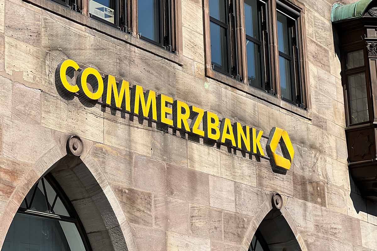 Предупреждение для клиентов Commerzbank в Германии. Фото: ausnews.de