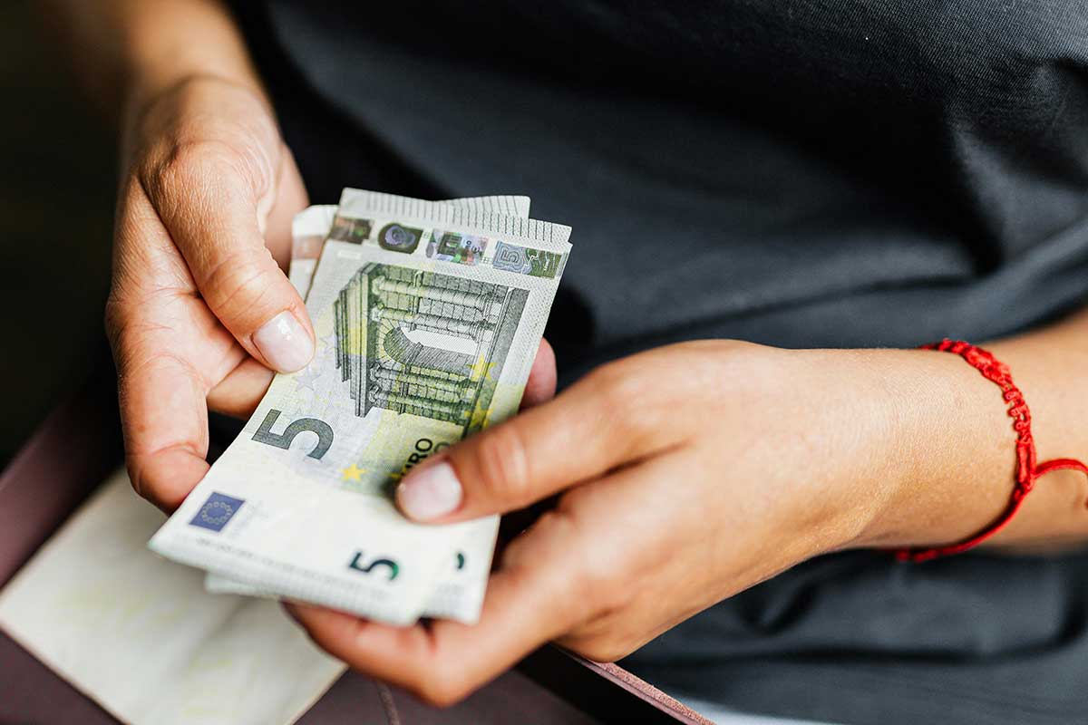 Чаевые в Германии: когда и где это уместно. Фото: pexels.com