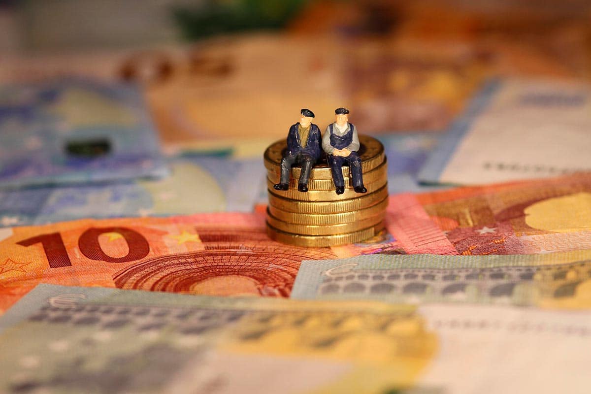 Снижение чистой пенсии в Германии в сентябре 2025: причины. Фото: freepik.com