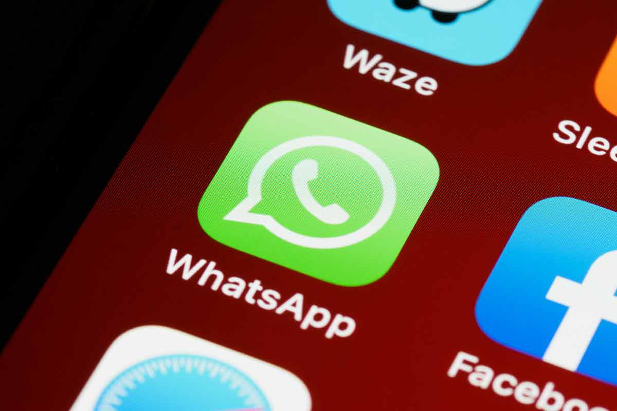 Новые функции безопасности в WhatsApp против мошенников. Фото: unsplash.com