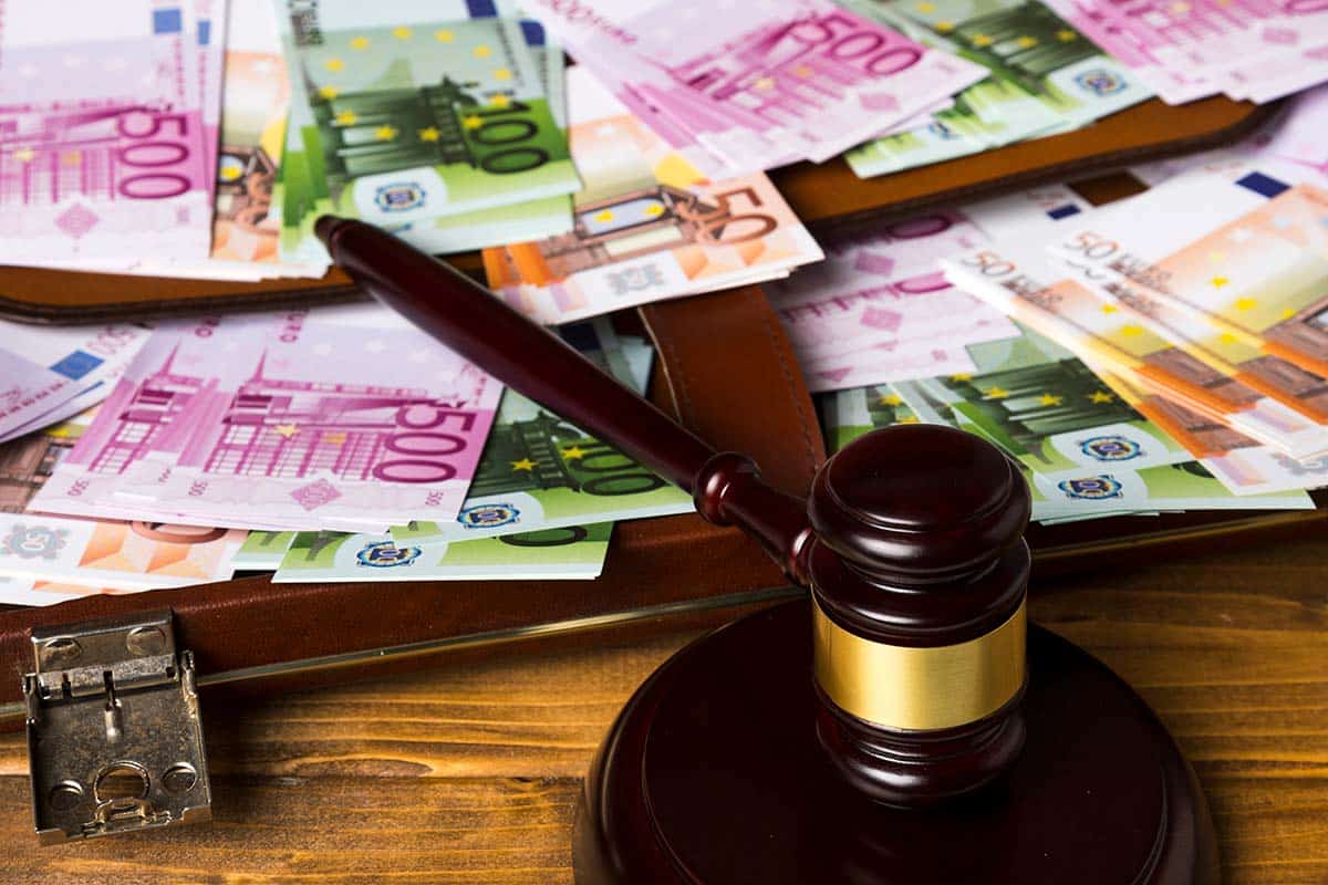 Штрафы в Германии до 65 000 евро: за что вас могут наказать. Фото: freepik.com