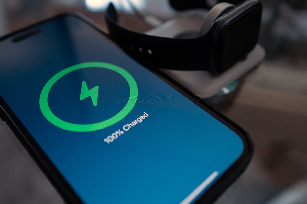 Где нельзя заряжать телефон в Германии и не получить штраф. Фото: ausnews.de