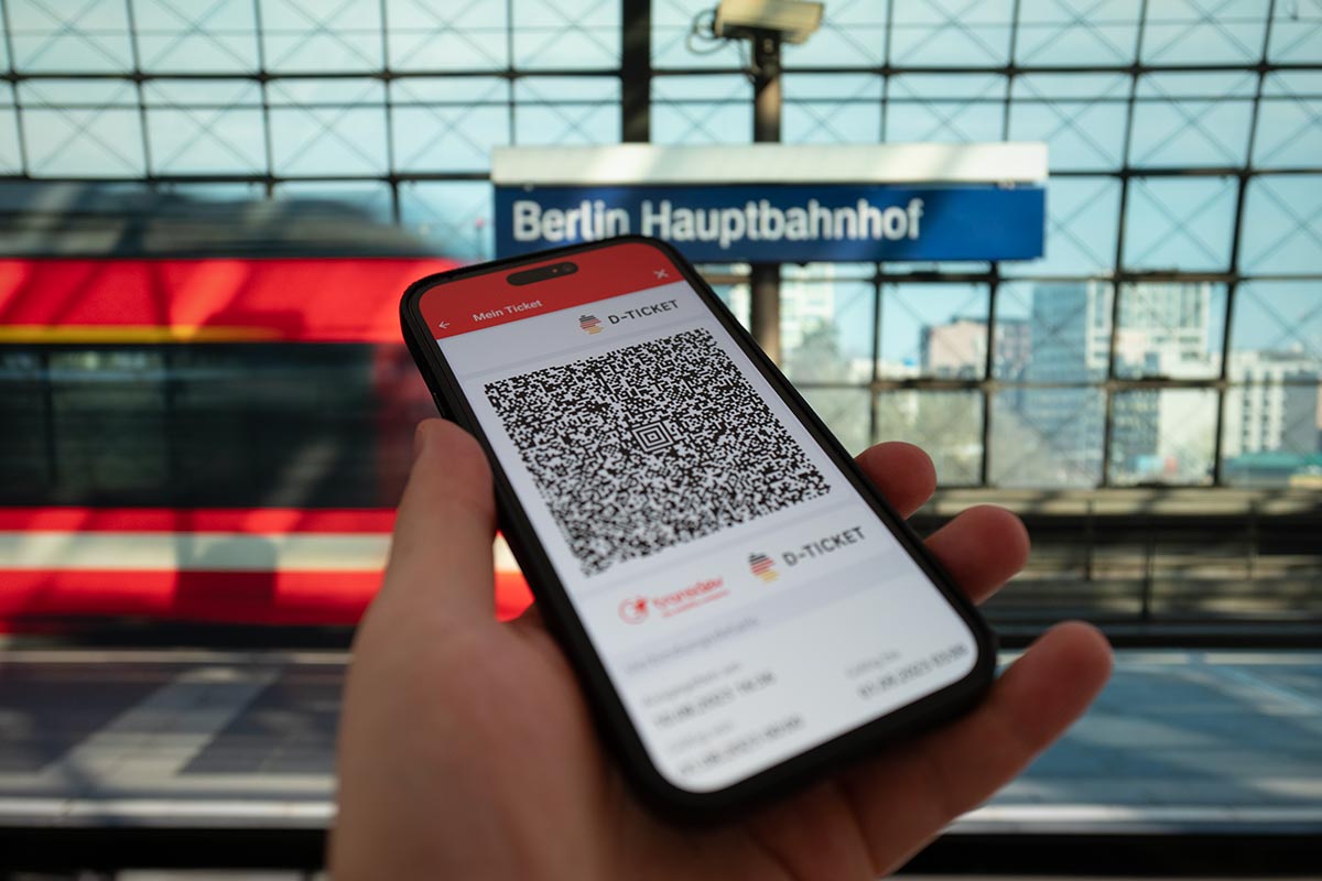 Deutschlandticket в Германии подорожает в 2026 году. Фото: ausnews.de