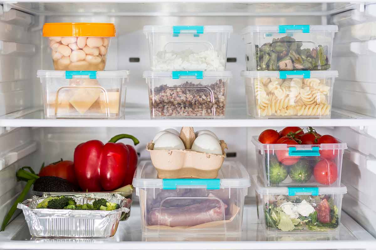 Сроки хранения продуктов в холодильнике: что важно знать. Фото: freepik.com