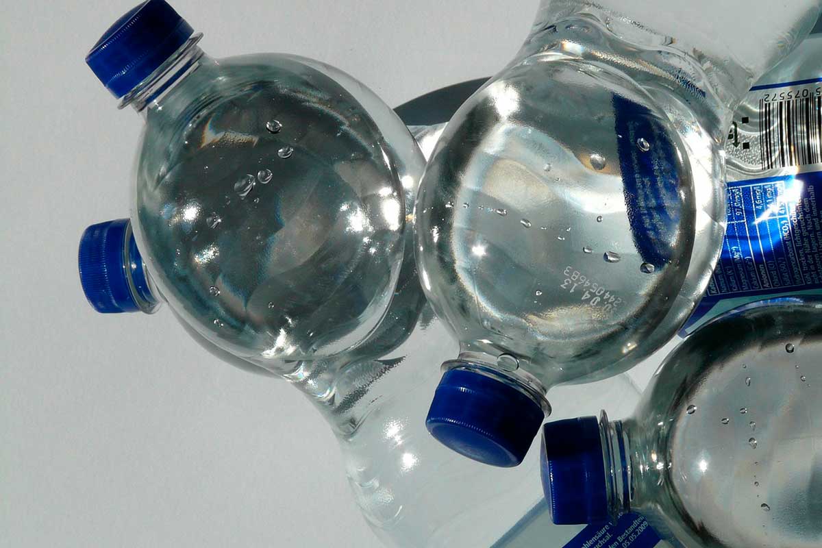 Срок годности на бутылках с водой: что нужно знать. Фото: pixabay.com