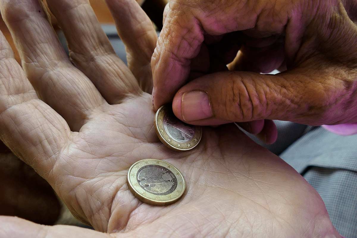 Пенсии в Германии под угрозой сокращения после 2031 года. Фото: freepik.com