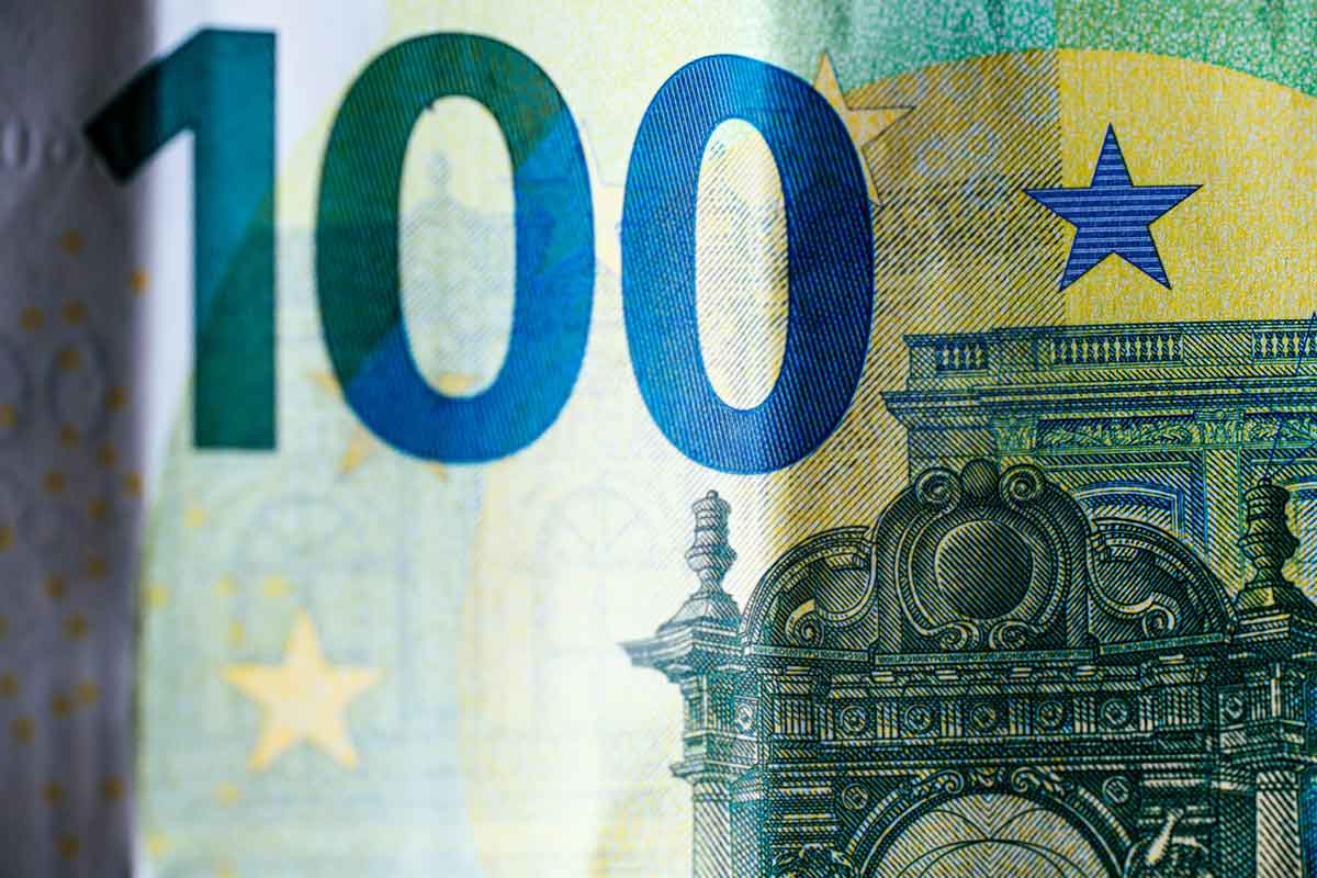 Почему советуют держать 100 евро дома в Германии. Фото: unsplash.com