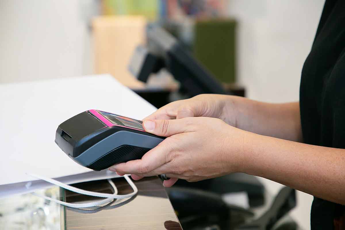 Новый звук терминала при оплате Girocard с октября 2025 года. Фото: freepik.com