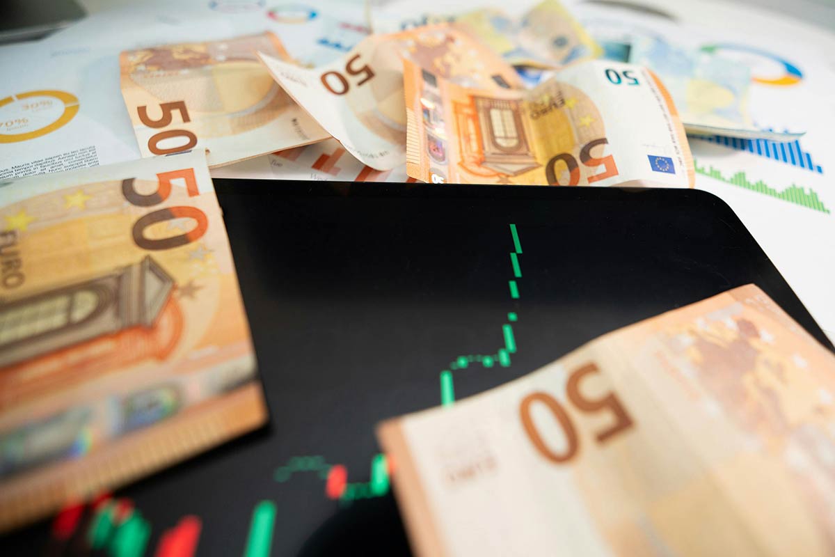 Миф о дешёвых ETF: когда низкая комиссия не главное. Фото: pexels.com