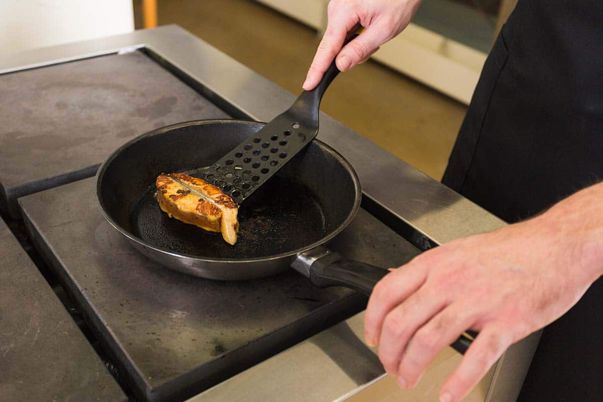 Правила утилизации сковороды в Германии. Фото: freepik.com