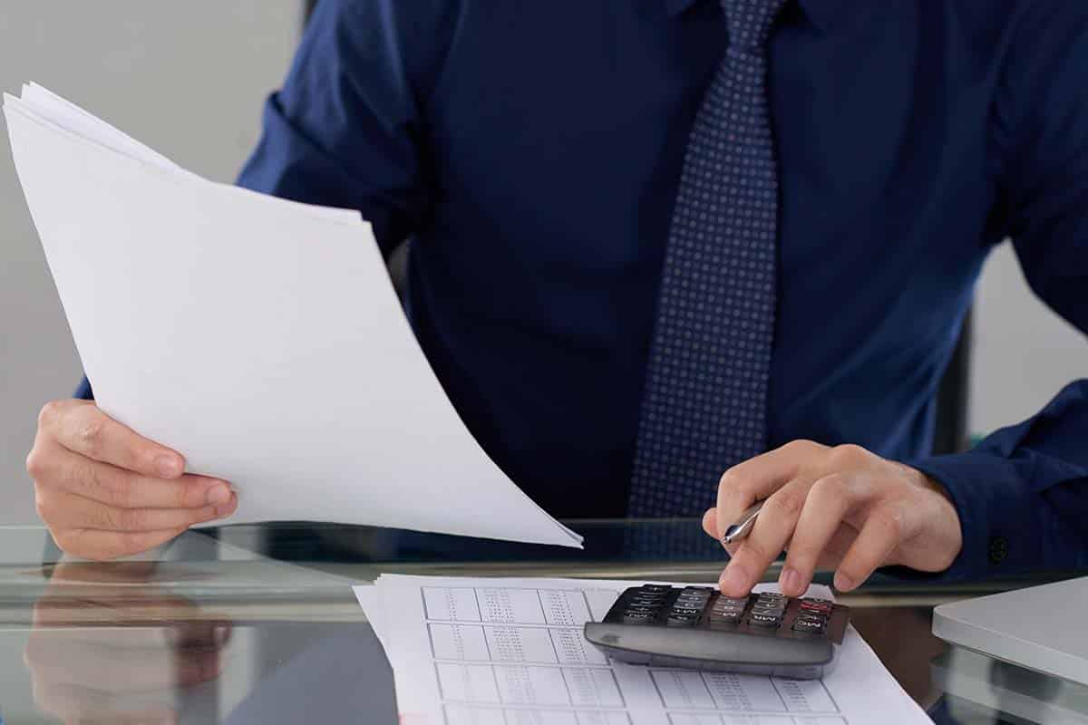 Повышение окладов для госслужащих в Германии: что известно. Фото: freepik.com