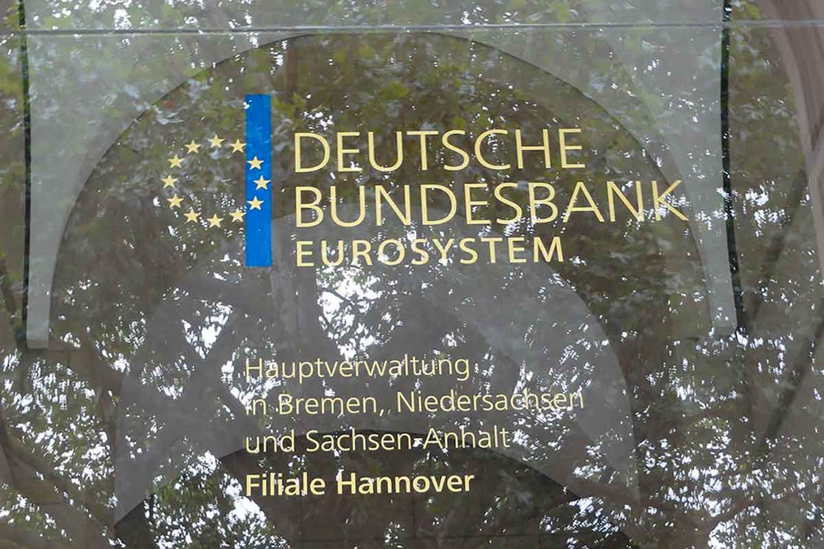 Бундесбанк прекращает обработку чеков с 2027 года. Фото: wikimedia commons