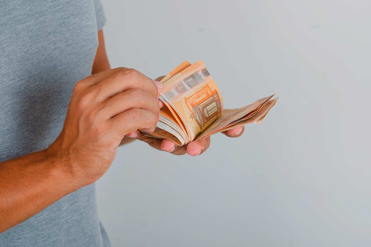 Прогнозы увеличения пенсий и взносов в Германии к 2039 году. Фото: freepik.com