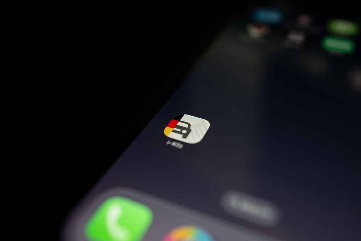 Новое приложение для водительских прав в Германии: i-Kfz. Фото: ausnews.de