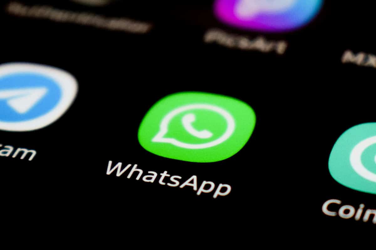 Новая функция WhatsApp для групповых чатов в Германии. Фото: freepik.com