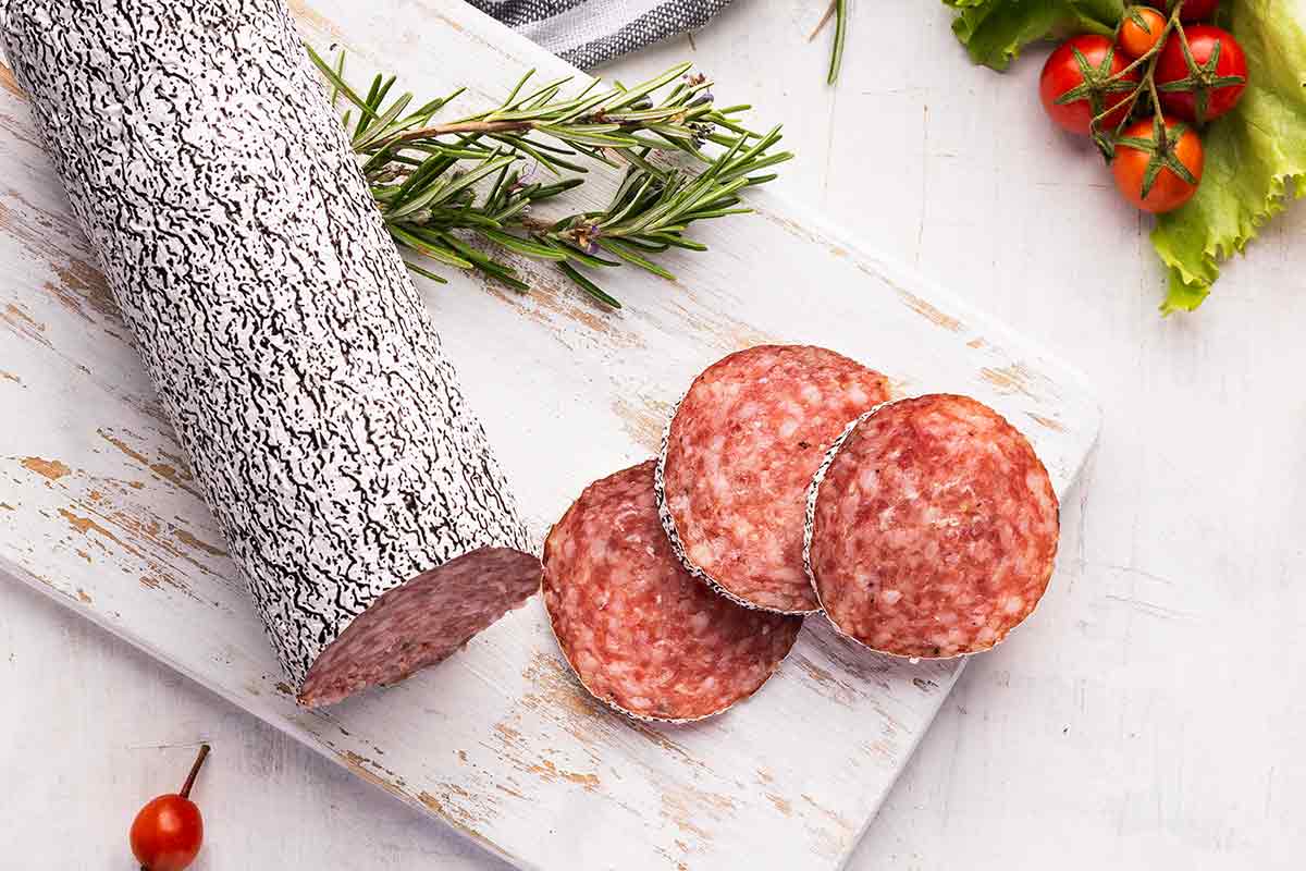 Срочный отзыв итальянской салями в Германии из-за листерий. Фото: freepik.com