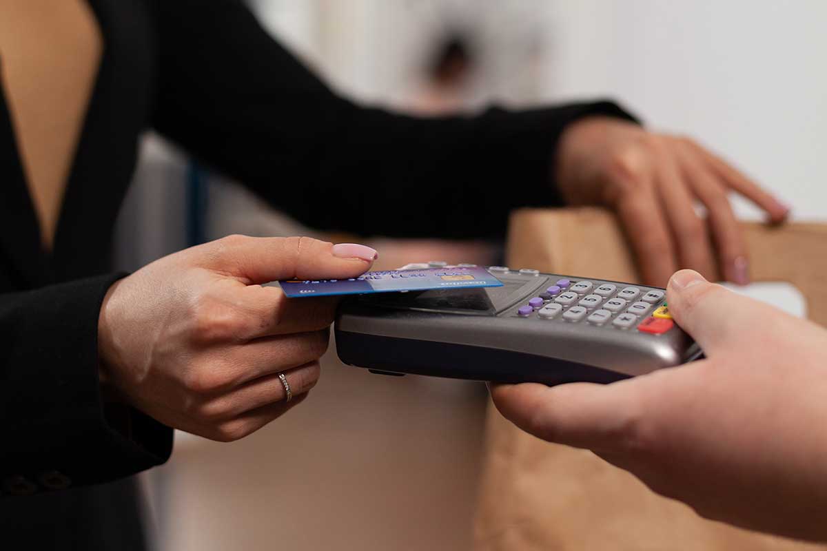 Правила оплаты в Германии: наличные или карта. Фото: freepik.com