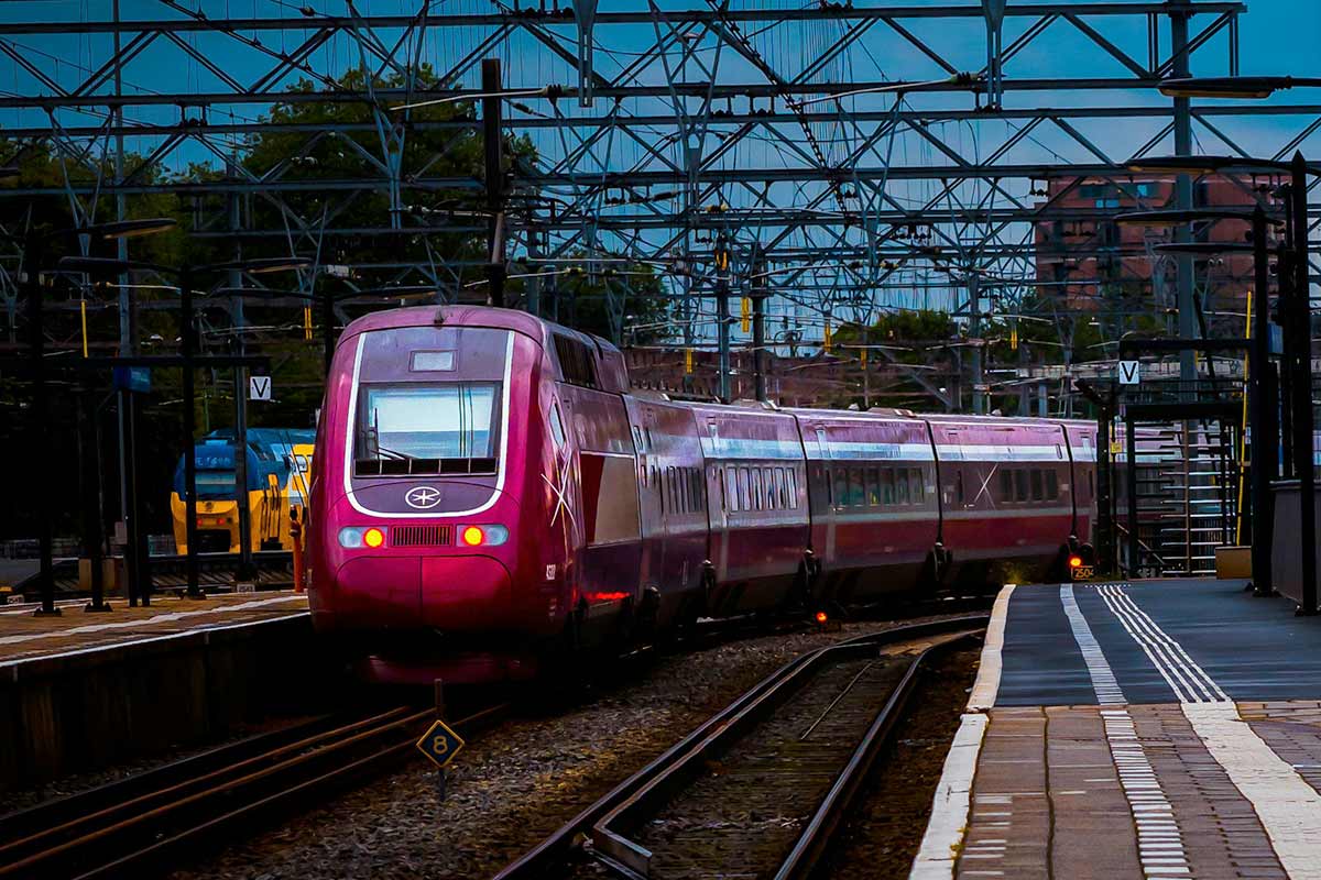 Новый высокоскоростной поезд Германия–Лондон. Фото: unsplash.com