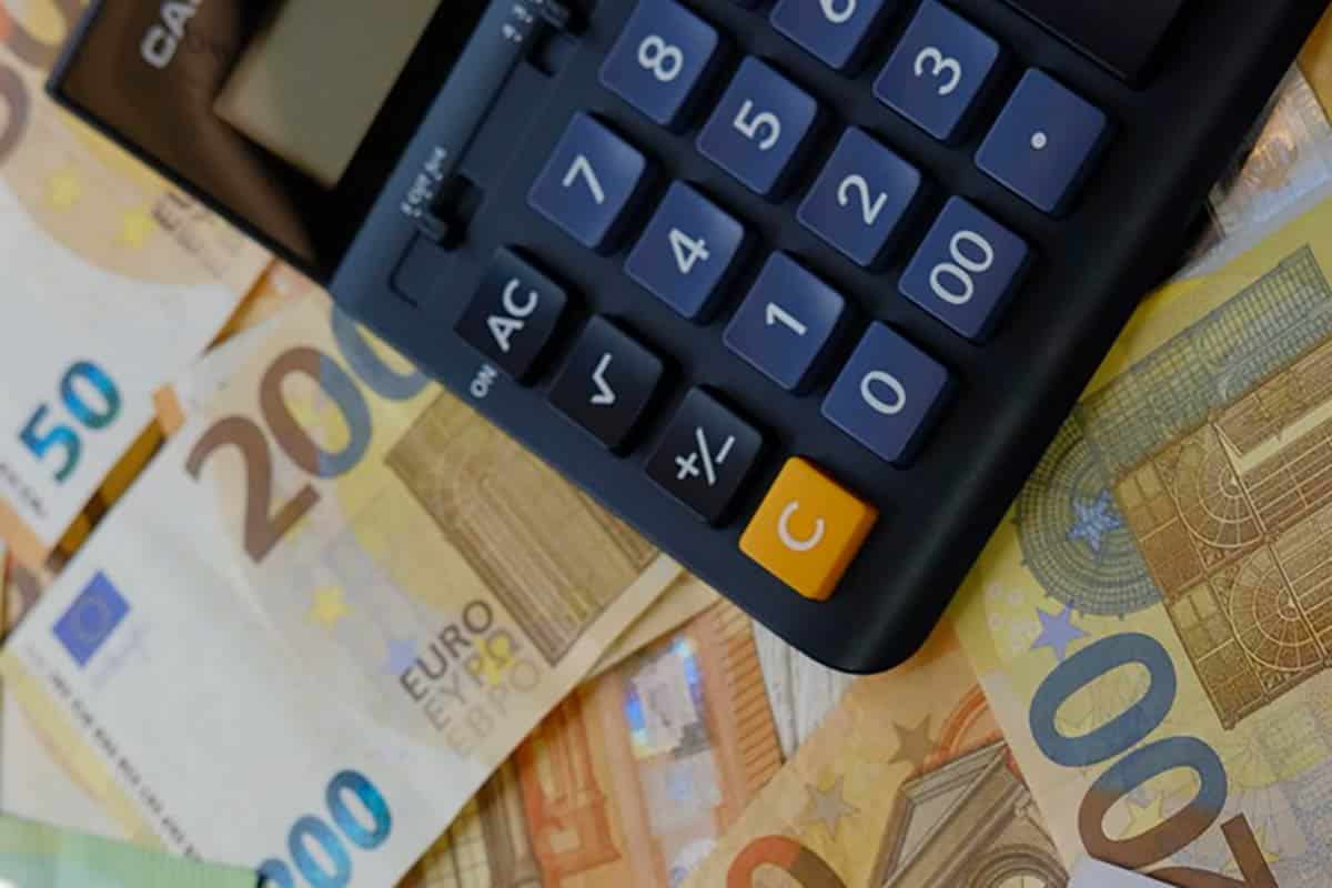 Разница между валовой и чистой пенсией в Германии. Фото: freepik.com