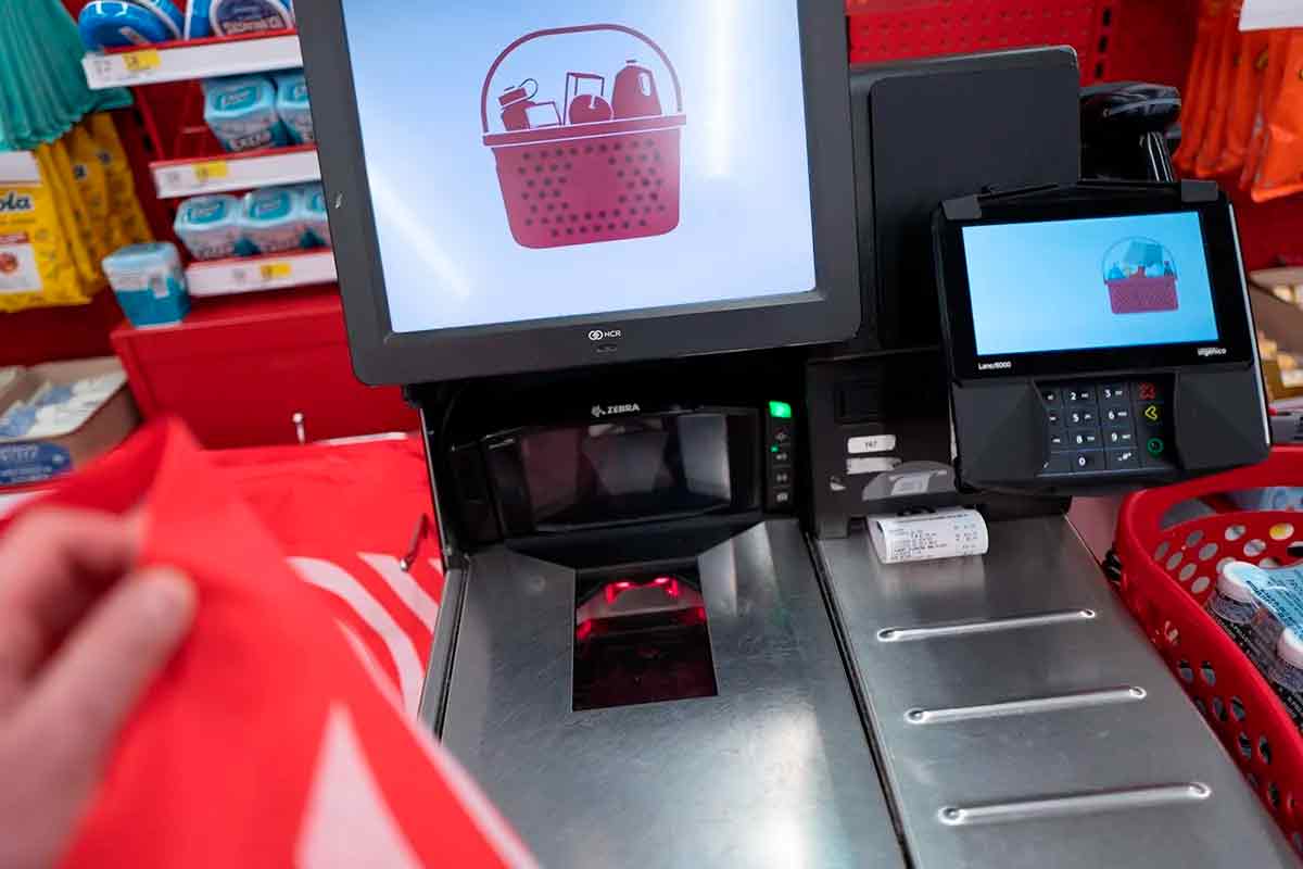 Споры о кассах самообслуживания в Германии обостряются. Фото: ausnews.de