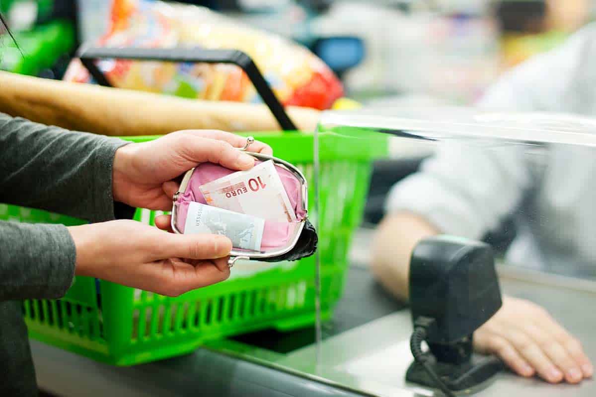 Изменение правил оплаты наличными в Германии с 2027 года. Фото: freepik.com