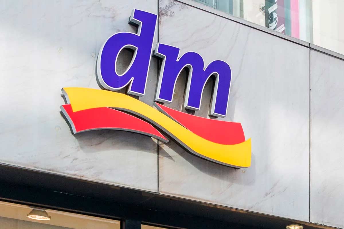 Срочный отзыв продукции NEONAIL в сети dm в Германии. Фото: wikimedia commons