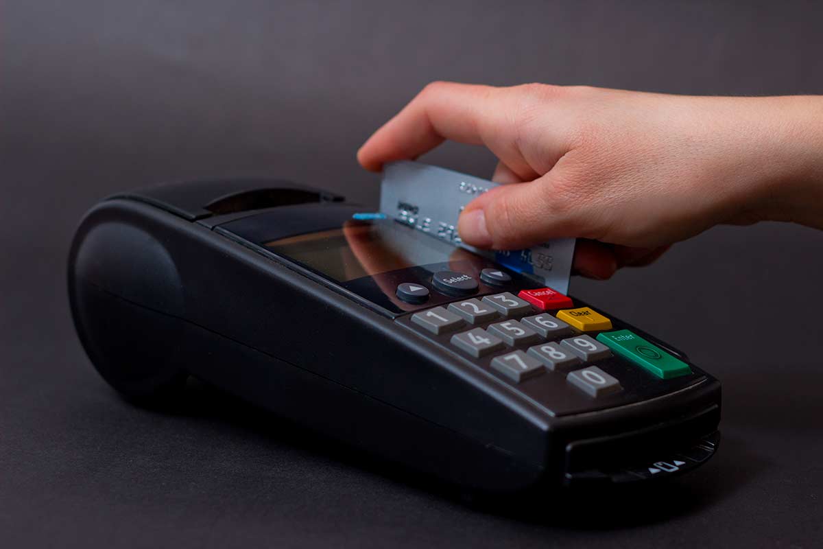 Сбой терминала при оплате в Германии: что важно знать. Фото: freepik.com