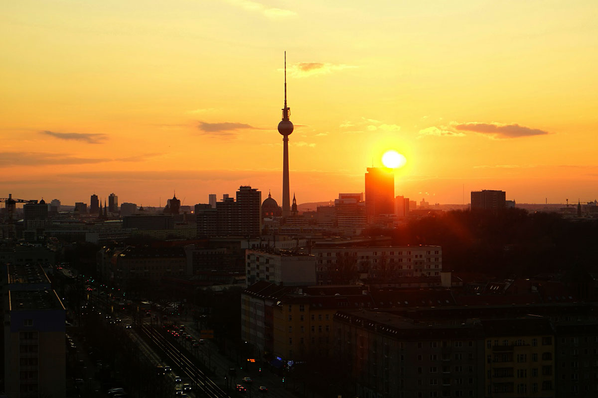 Когда в Германии снова станет заметно светлее в 2026 году. Фото: unsplash.com