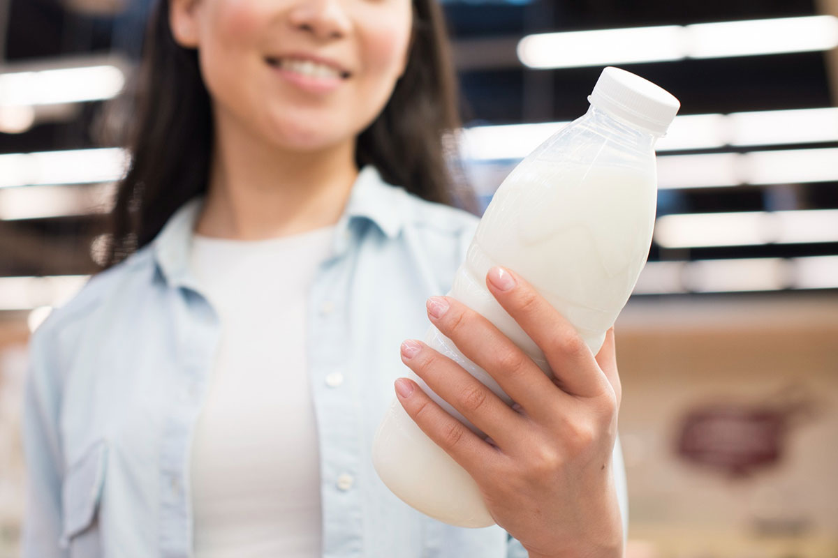 Предупреждение об опасных токсинах в молоке в Германии. Фото: freepik.com