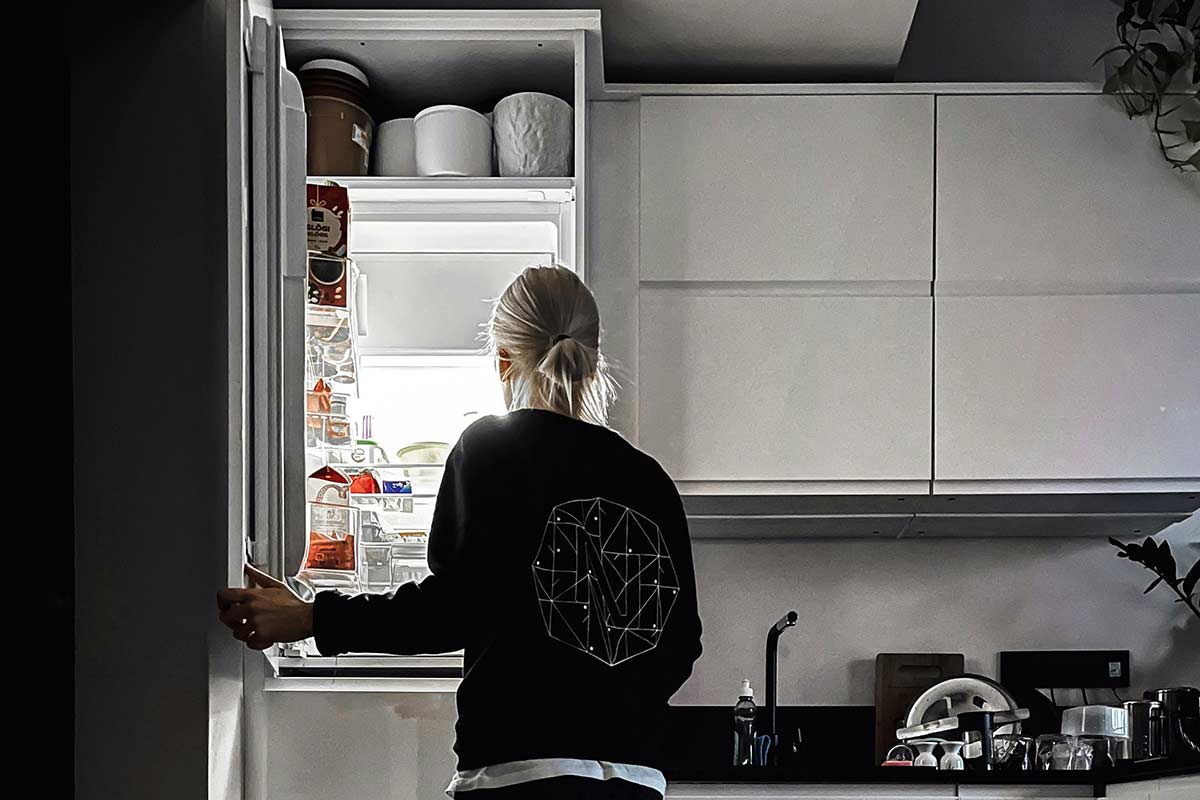 Как избавиться от ночной тяги к еде: полезные советы. Фото: pexels.com