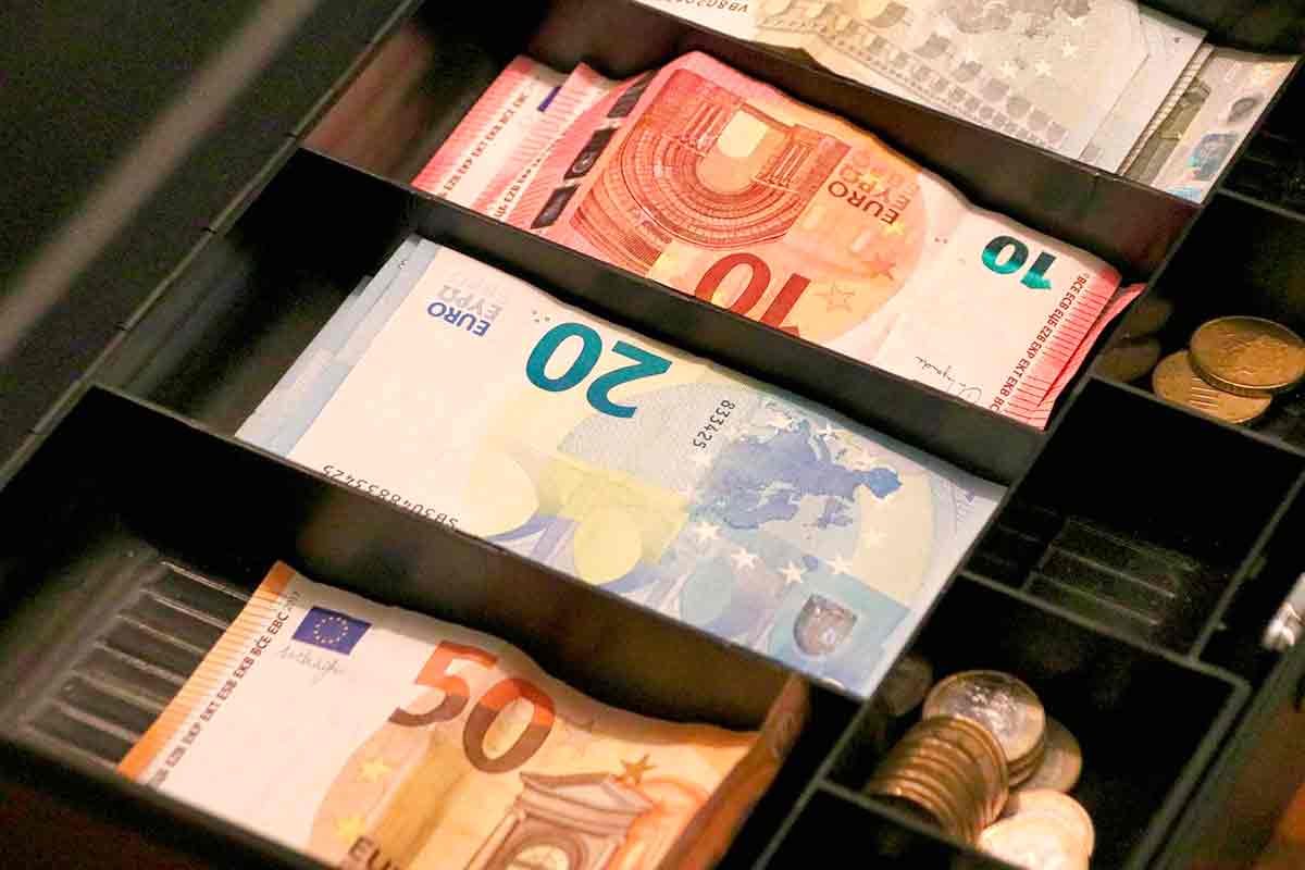 Правила снятия наличных на кассе в Lidl в Германии в 2026 году