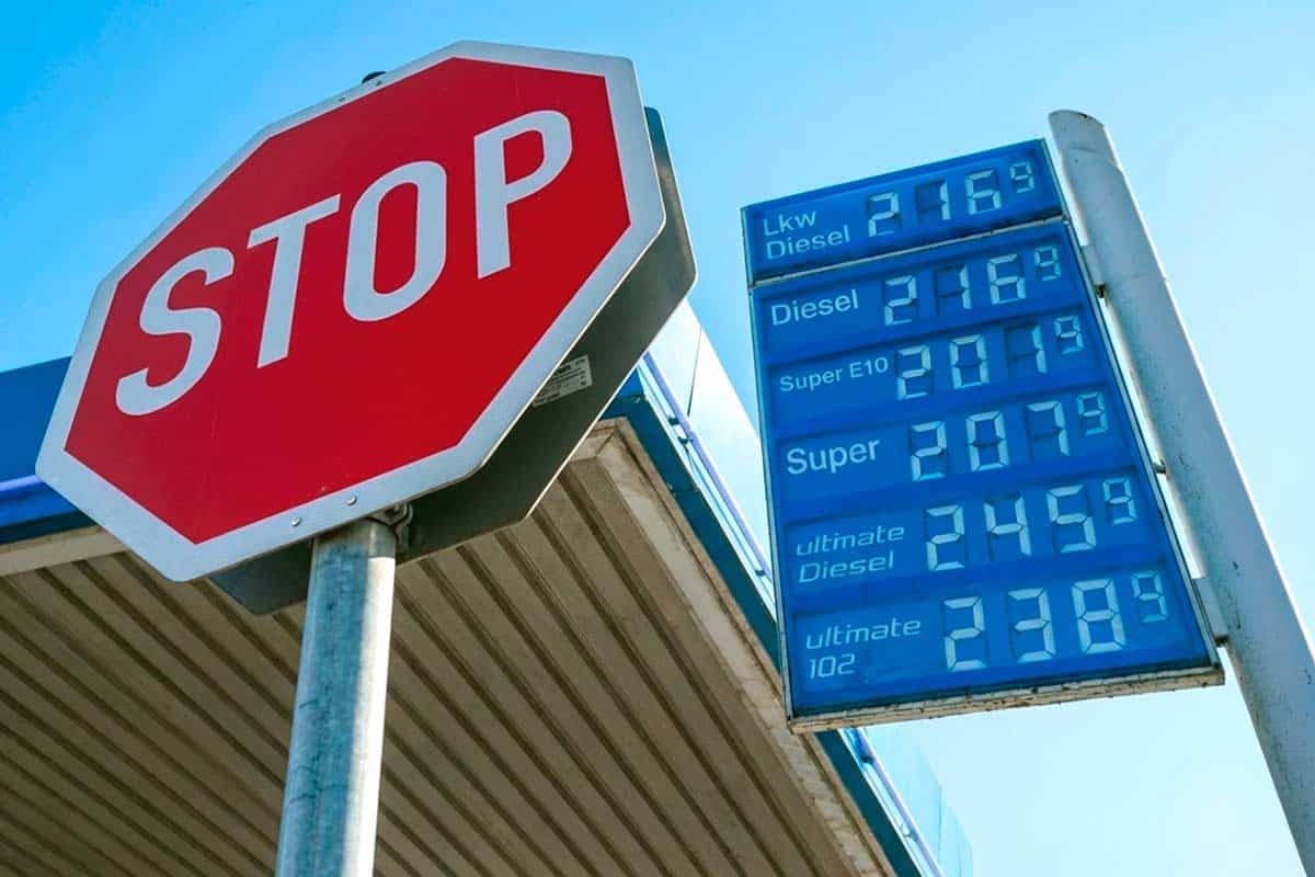 Дефицит топлива у границ Германии: чешские АЗС опустели