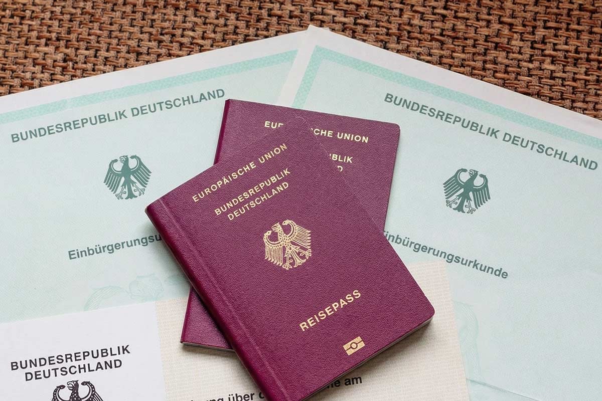 Где гражданство Германии ждут 6 месяцев, а где — 4 года. Фото: ausnews.de