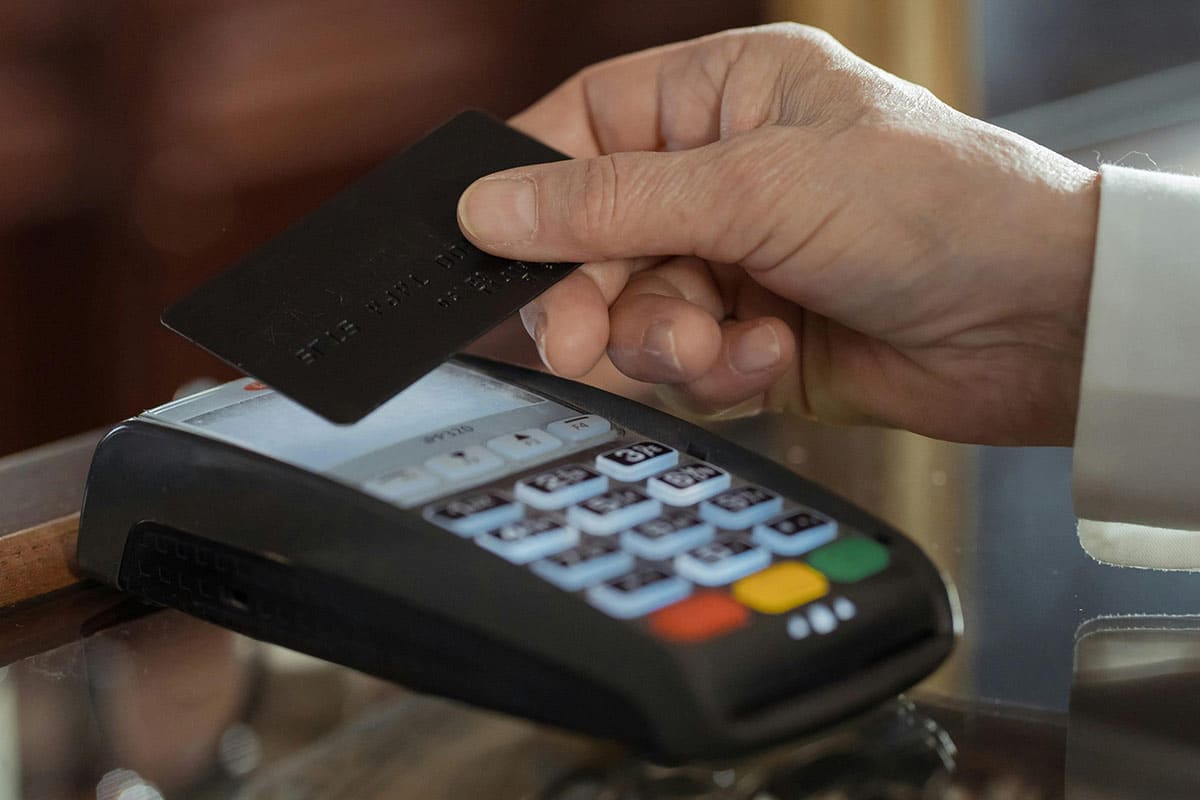 Берлин хочет ввести обязательную оплату картой в магазинах. Фото: pexels.com