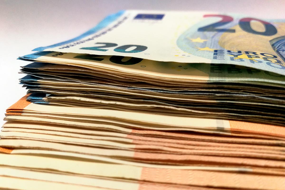 Почему выплату бонуса в 1000 € в Германии могут отменить. Фото: pixabay.com