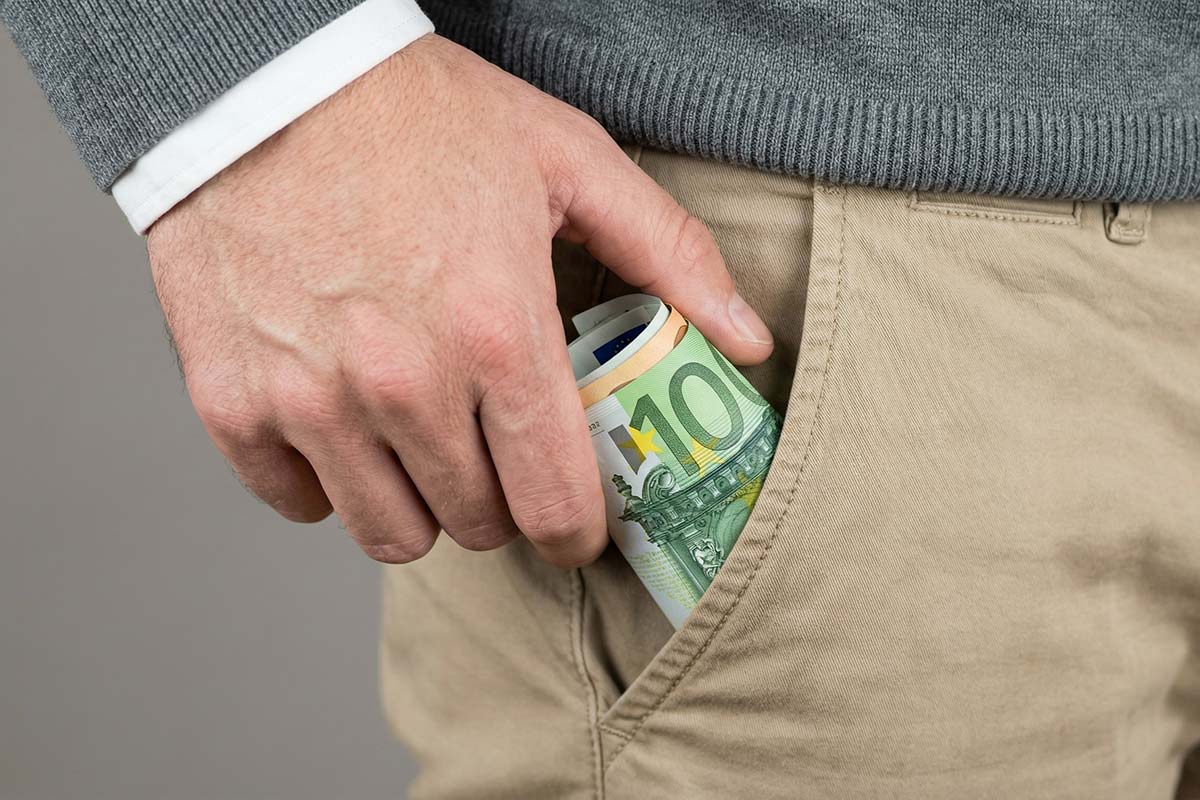 Сколько нужно зарабатывать в Германии для входа в топ-10%. Фото: ausnews.de