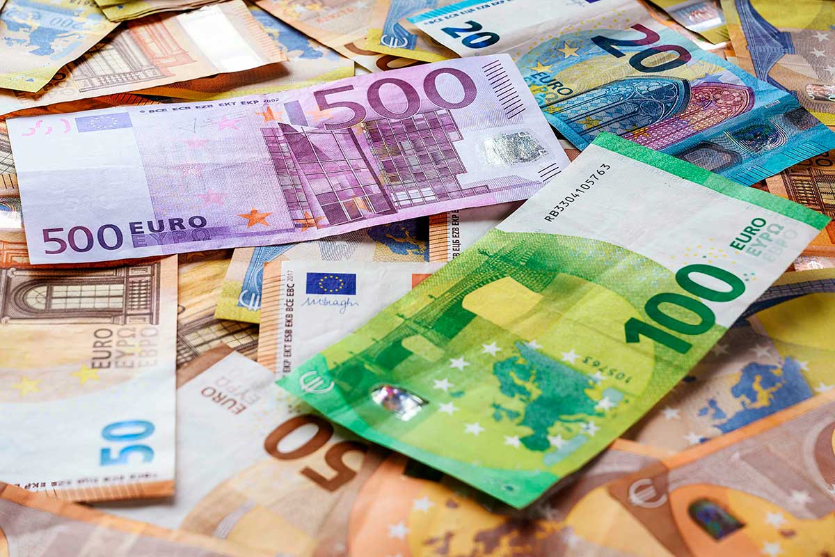 Мерц вводит кризисный бонус 1000 евро, но не для всех. Фото: pixabay.com