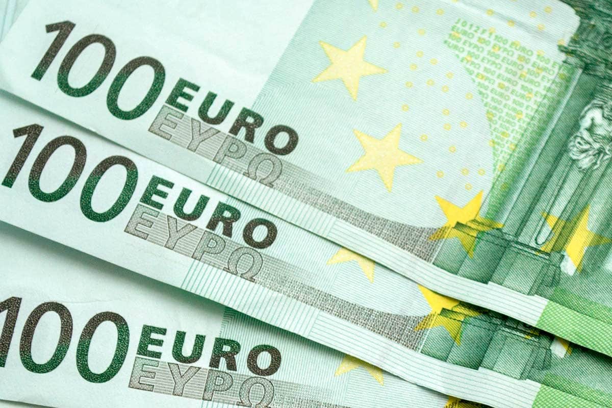 Как получить до 300 евро на отпуск от страховой в Германии