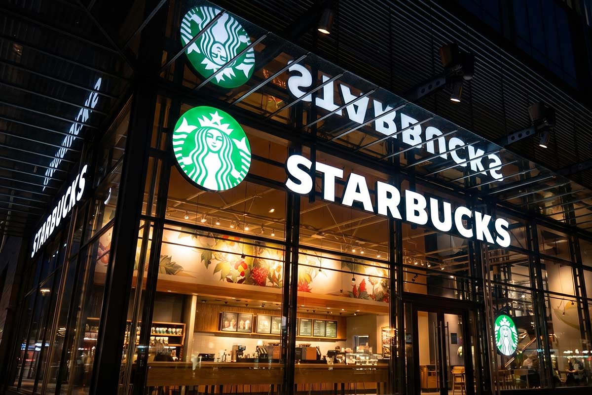 Starbucks в Германии обязали добавить кнопку «Без чаевых». Фото: ausnews.de