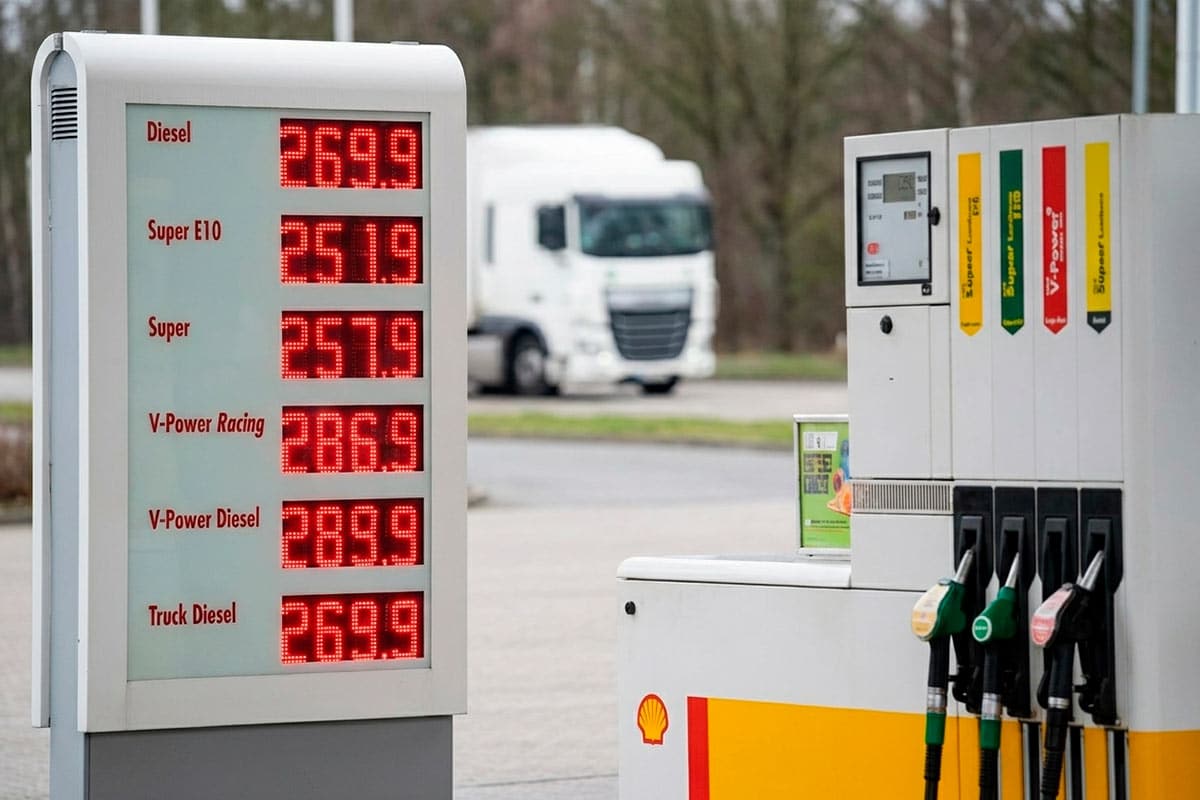 АЗС Германии массово нарушают правило 12 часов. Фото: ausnews.de