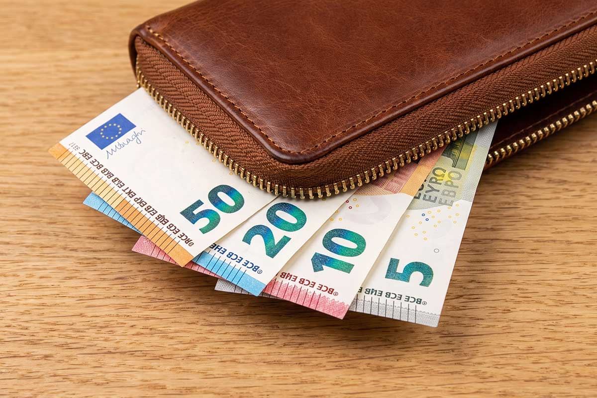 С 1 июля Германия отменяет Bürgergeld: новое пособие, жёсткие санкции и лимит на сбережения. Фото: ausnews.de