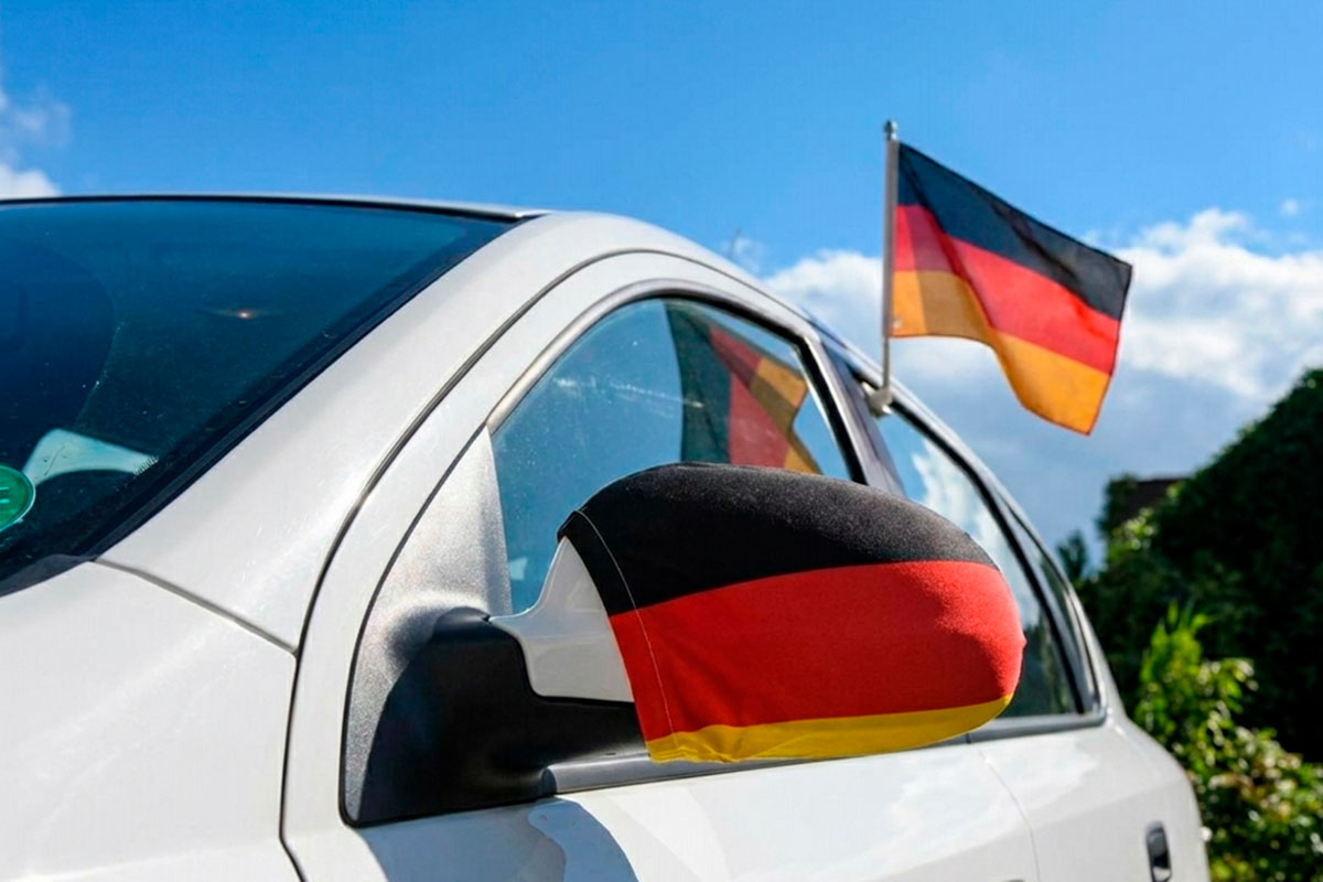 Автодекор к ЧМ-2026 в Германии: что можно и нельзя по ПДД. Фото: ausnews.de
