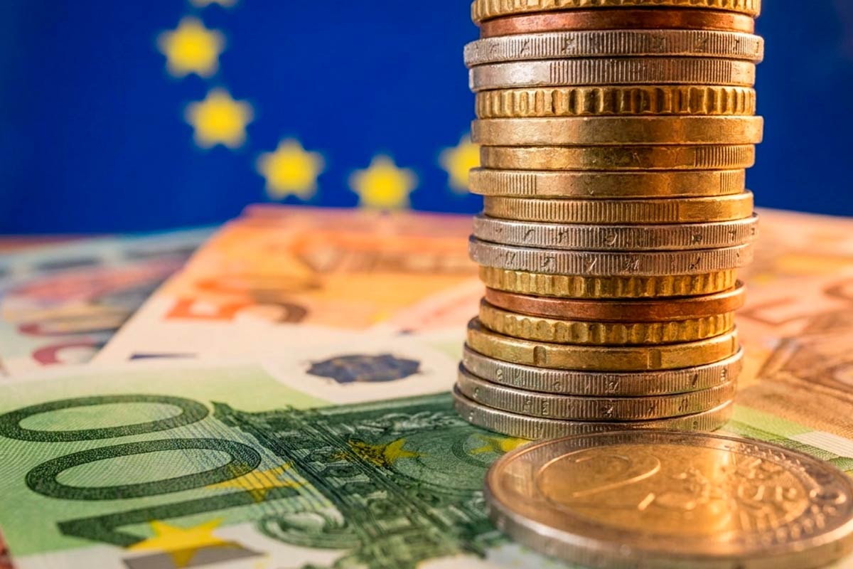 Расходы на госслужащих в Германии достигли 242 млрд евро. Фото: ausnews.de