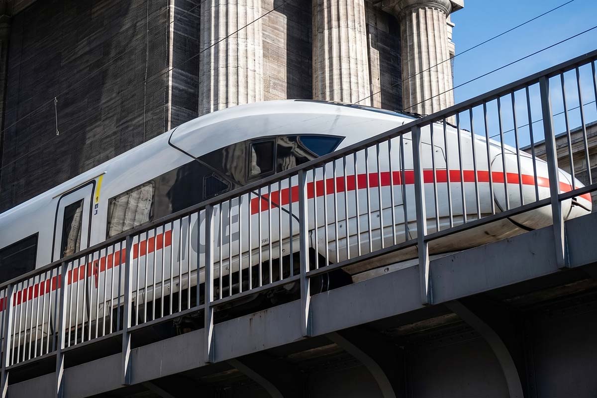 Deutsche Bahn продаёт билеты Берлин–Гамбург за 15 евро: как успеть купить. Фото: ausnews.de